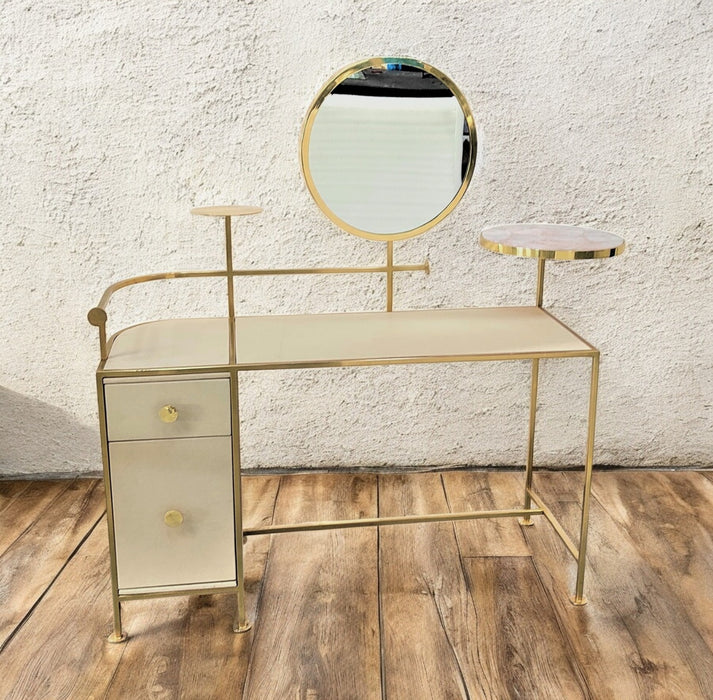 Nabha Makeup Desk